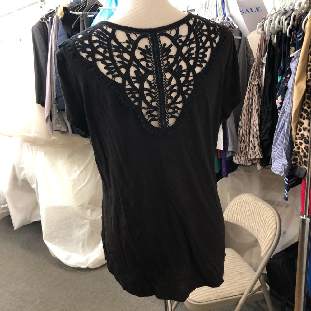 Black t shirt with lace on back